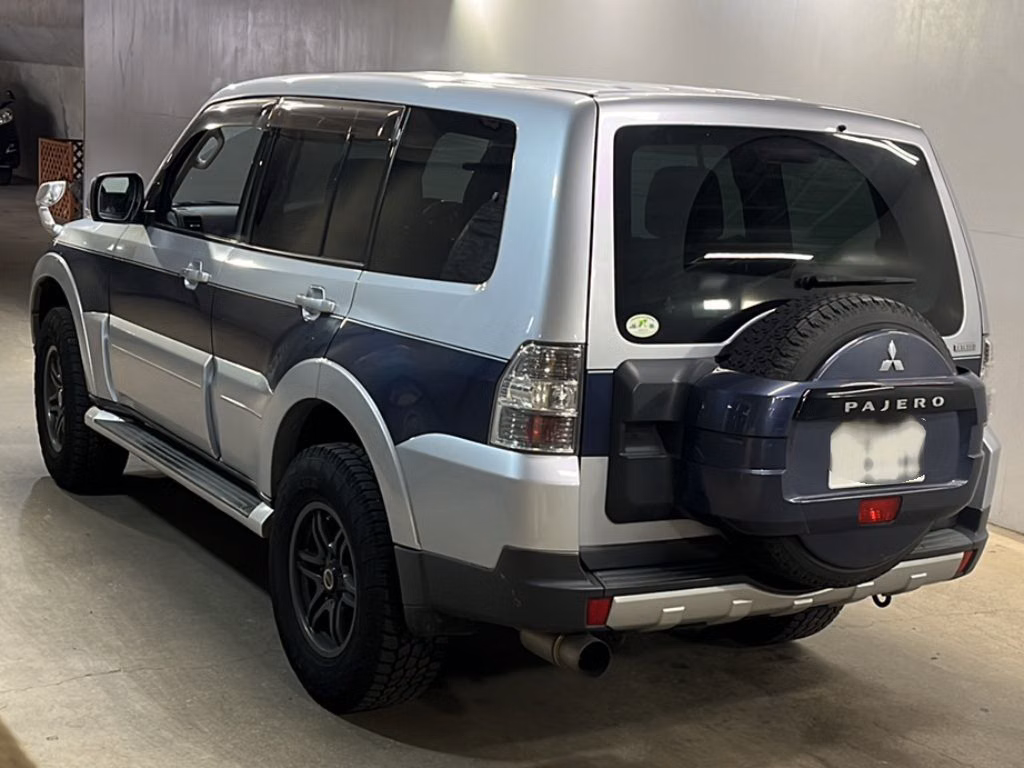 MITSUBISHI PAJERO