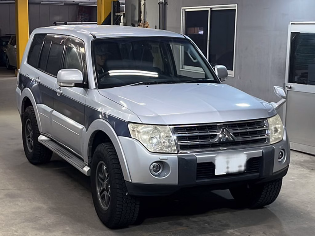 MITSUBISHI PAJERO