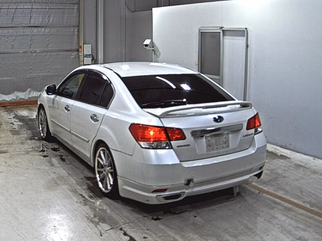 SUBARU LEGACY B4
