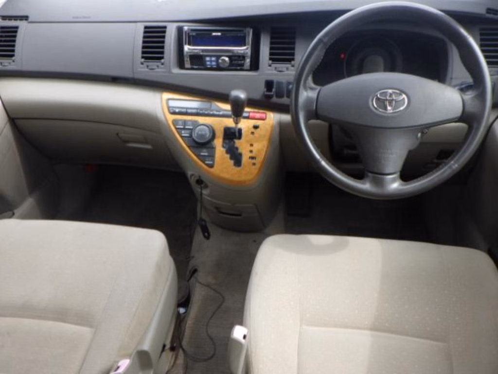 TOYOTA ISIS