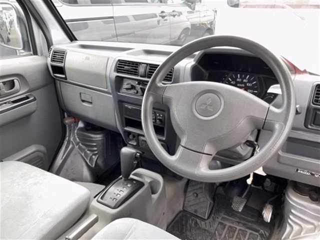 MITSUBISHI MINICAB