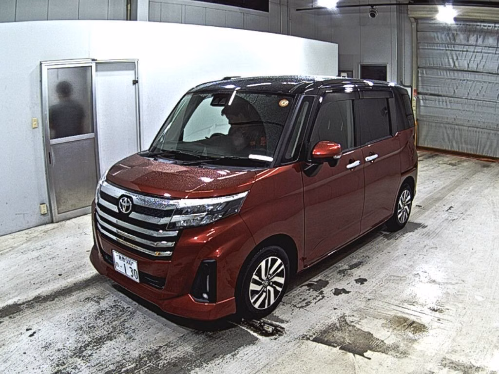 TOYOTA ROOMY
