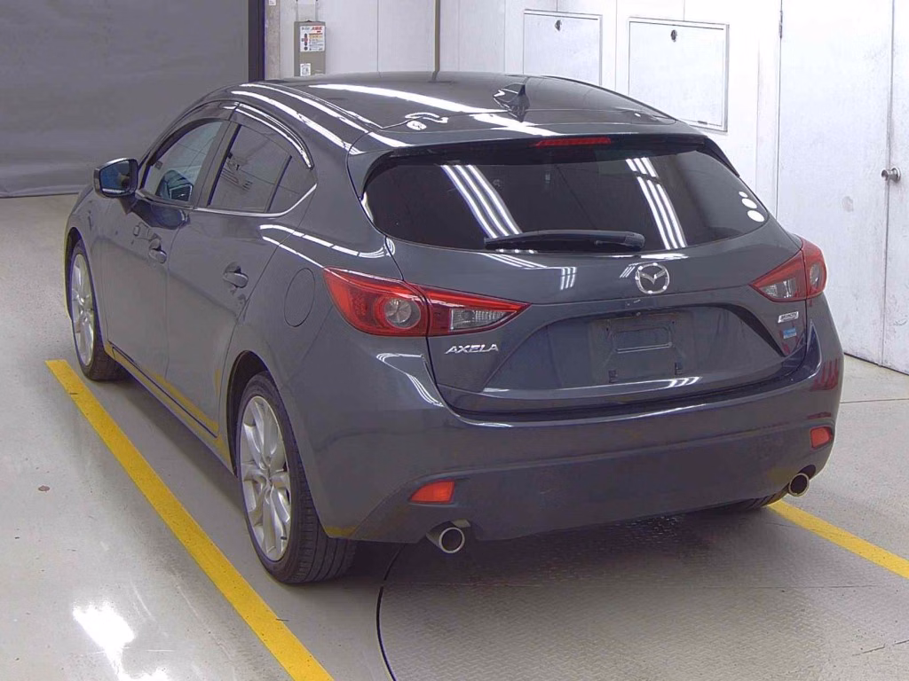 MAZDA AXELA