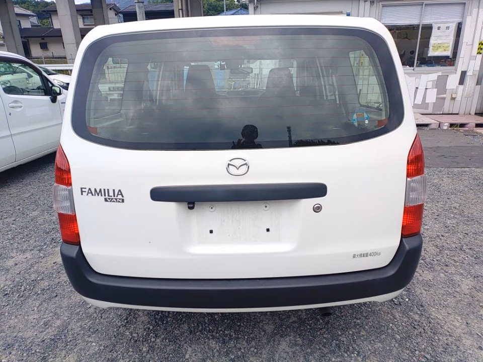 MAZDA FAMILIA