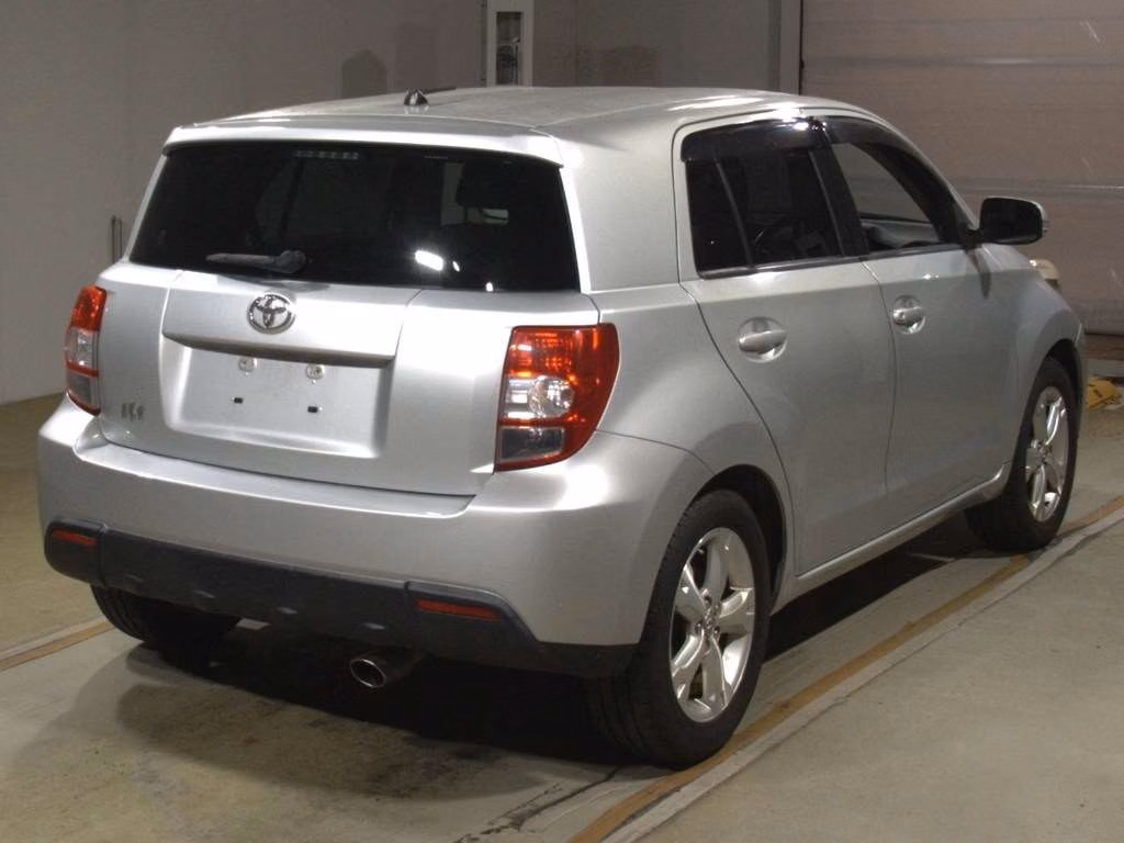 TOYOTA IST