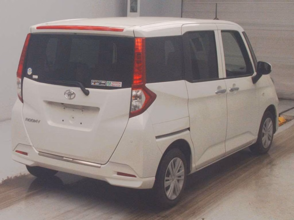 TOYOTA ROOMY
