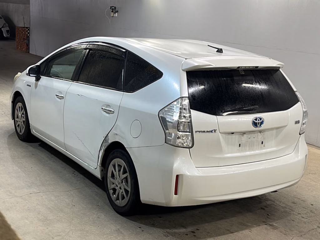 TOYOTA PRIUS ALPHA