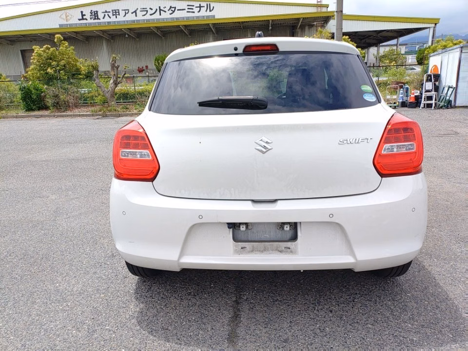 SUZUKI SWIFT