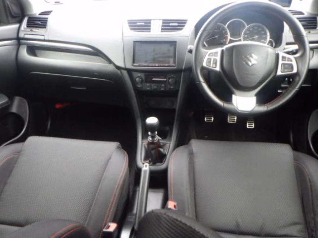 SUZUKI SWIFT