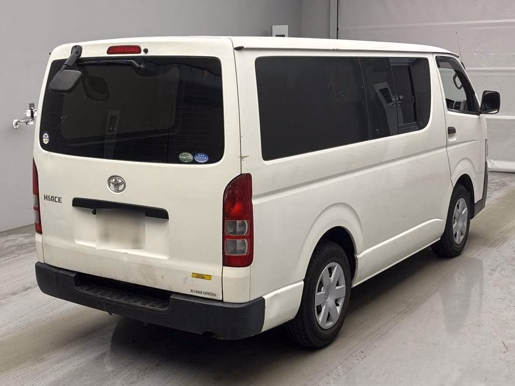 TOYOTA REGIUS ACE