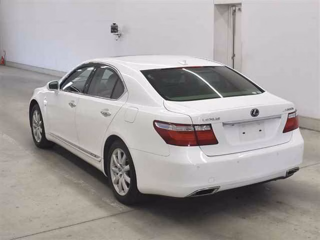 LEXUS LS600H