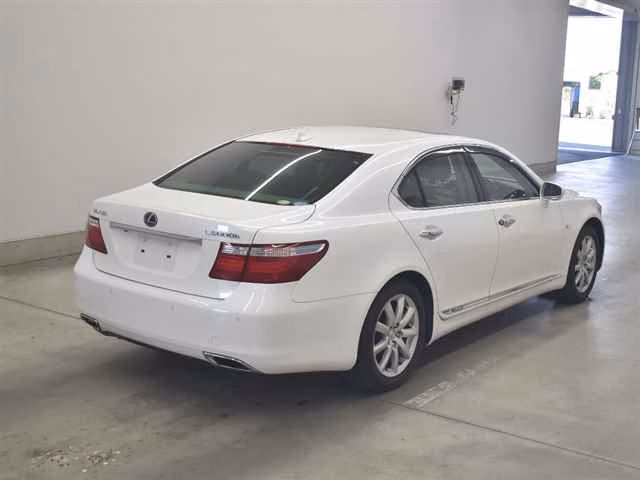 LEXUS LS600H