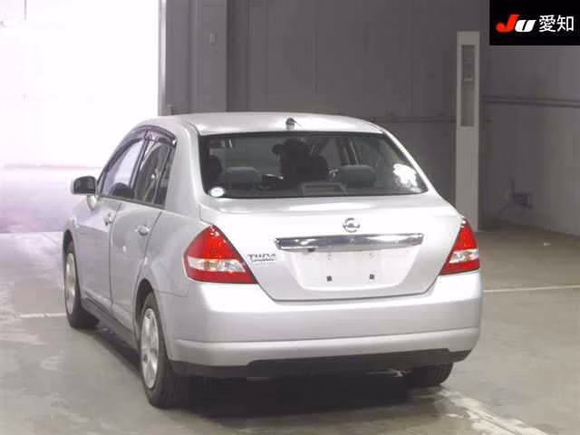 NISSAN TIIDA LATIO