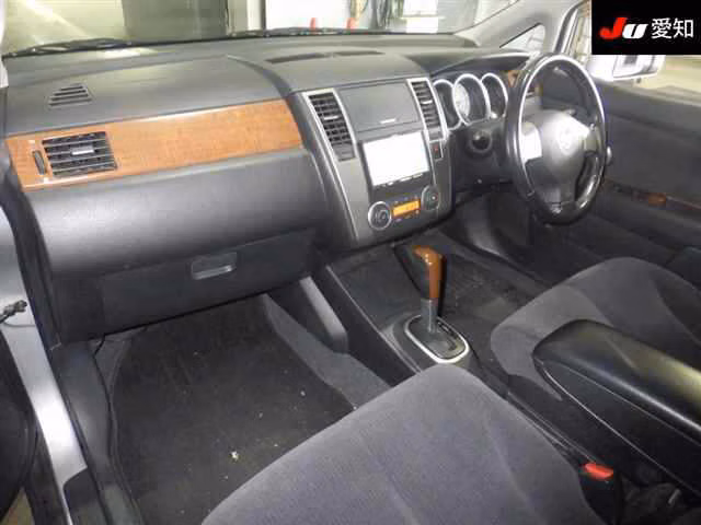 NISSAN TIIDA LATIO