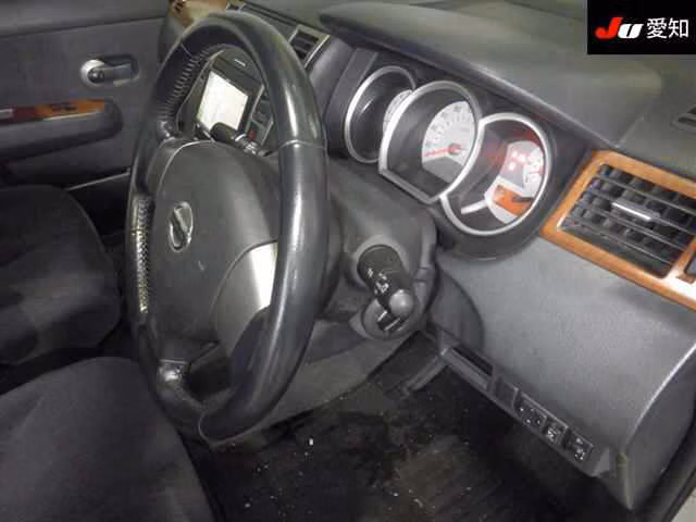 NISSAN TIIDA LATIO