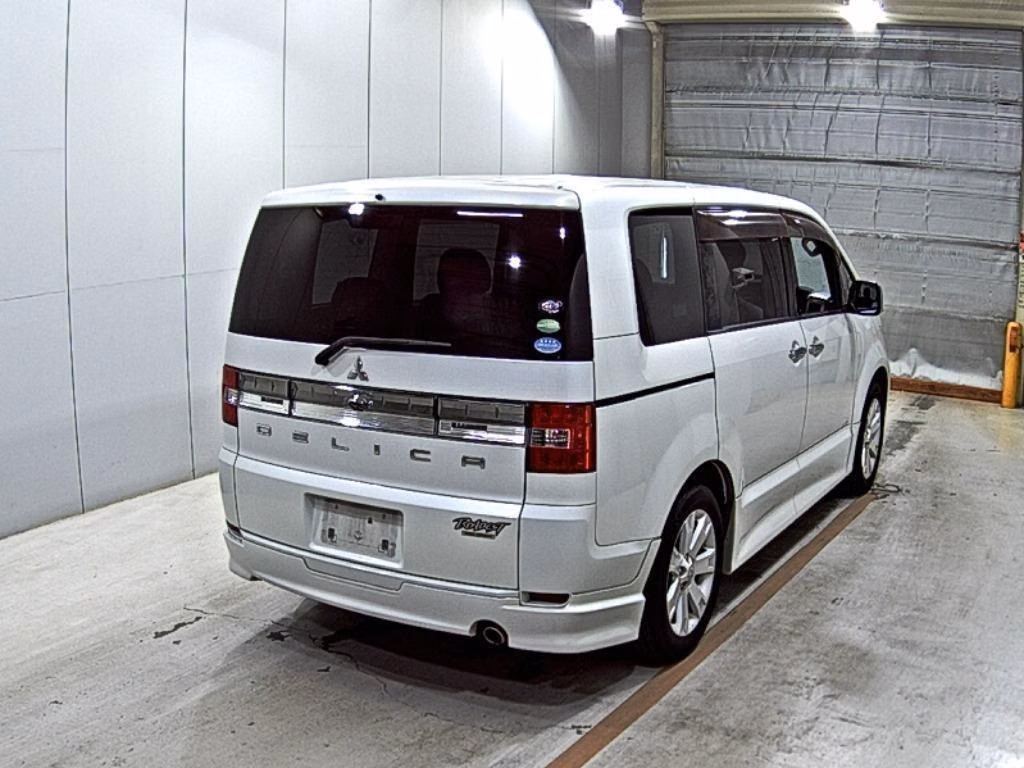 MITSUBISHI DELICA D:5
