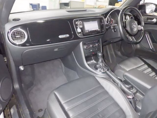 VOLKSWAGEN BEETLE