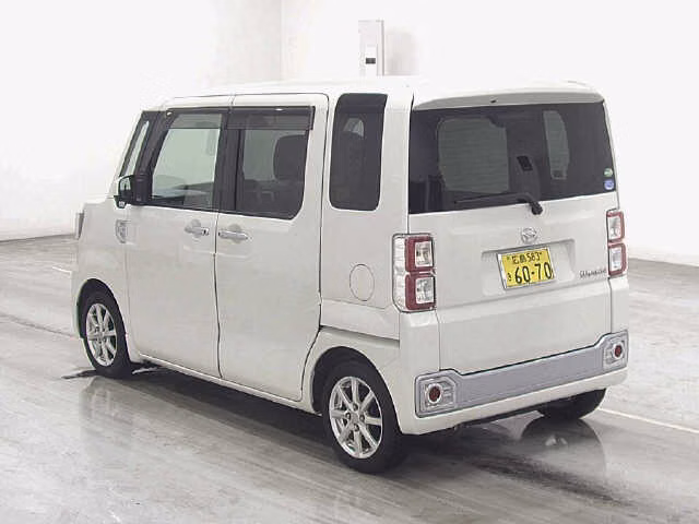 DAIHATSU WAKE