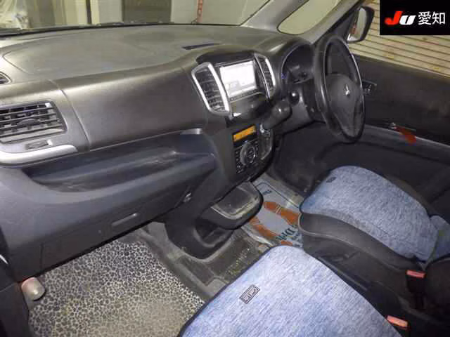 MITSUBISHI DELICA D:2