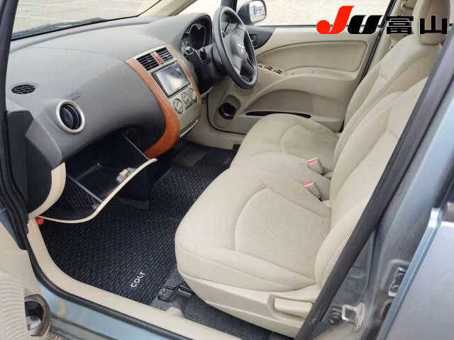 MITSUBISHI COLT