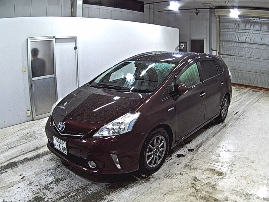 TOYOTA PRIUS ALPHA