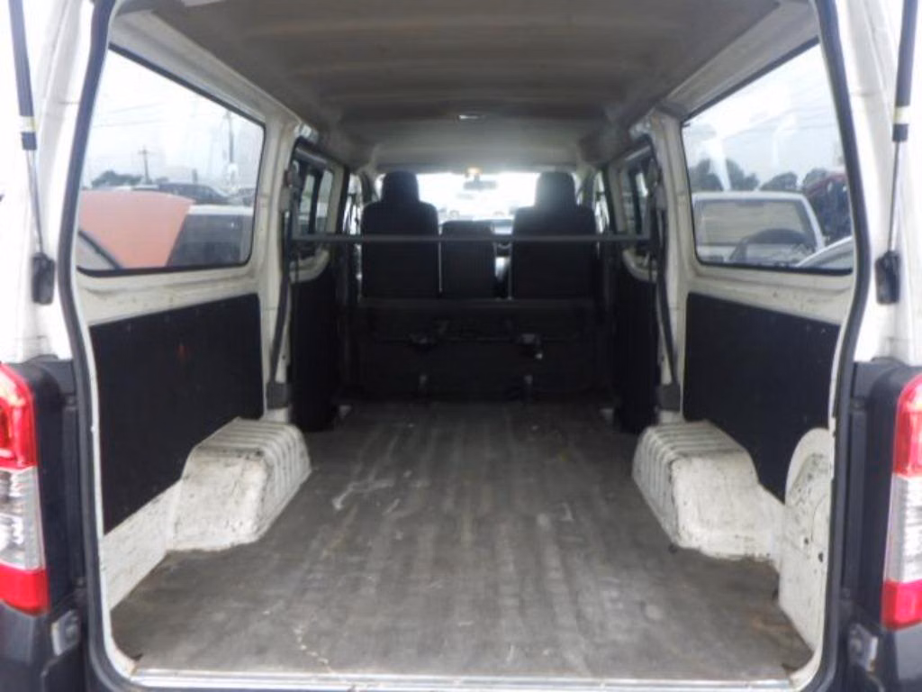 NISSAN NV350 CARAVAN