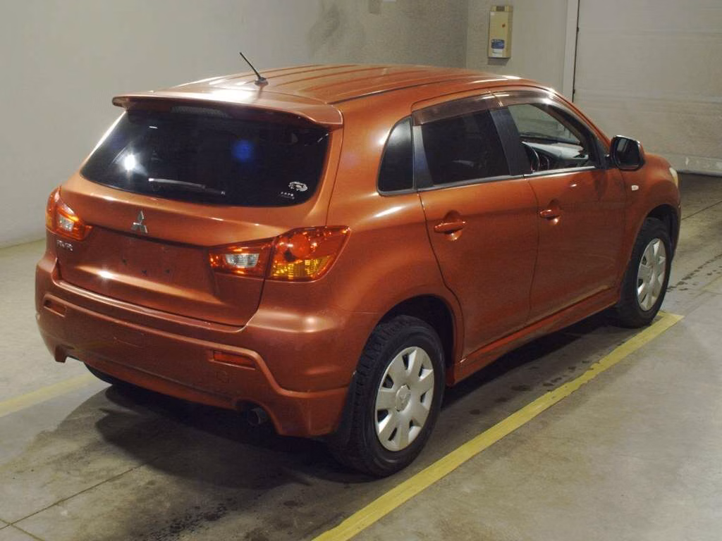 MITSUBISHI RVR