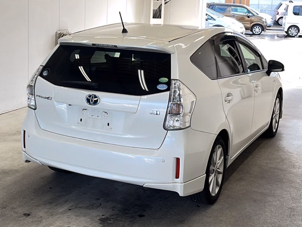 TOYOTA PRIUS ALPHA