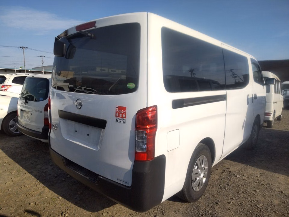 NISSAN NV350 CARAVAN