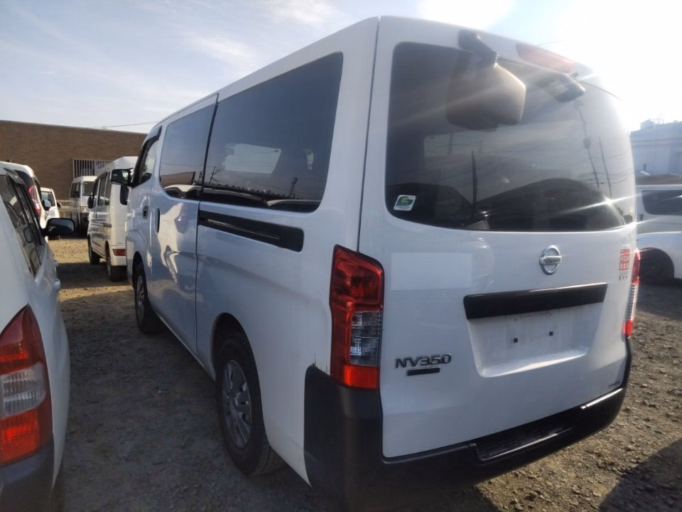 NISSAN NV350 CARAVAN