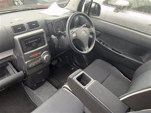 TOYOTA PIXIS SPACE