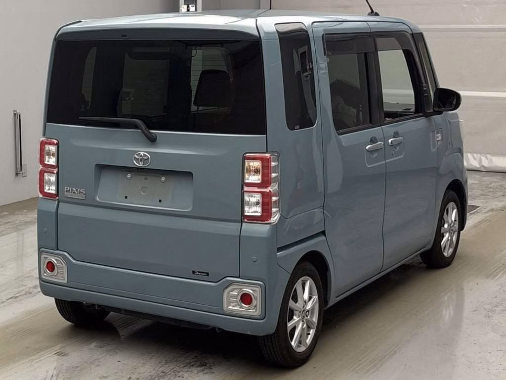 TOYOTA PIXIS MEGA