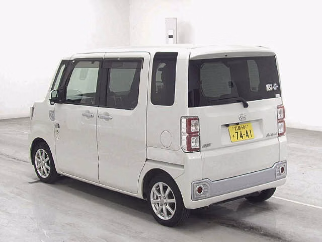 DAIHATSU WAKE