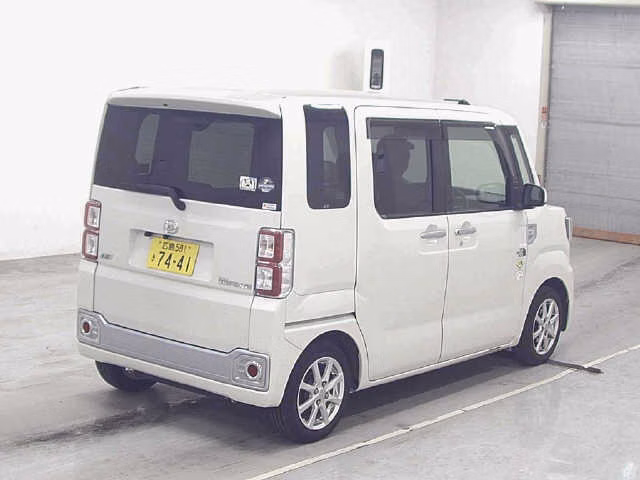 DAIHATSU WAKE