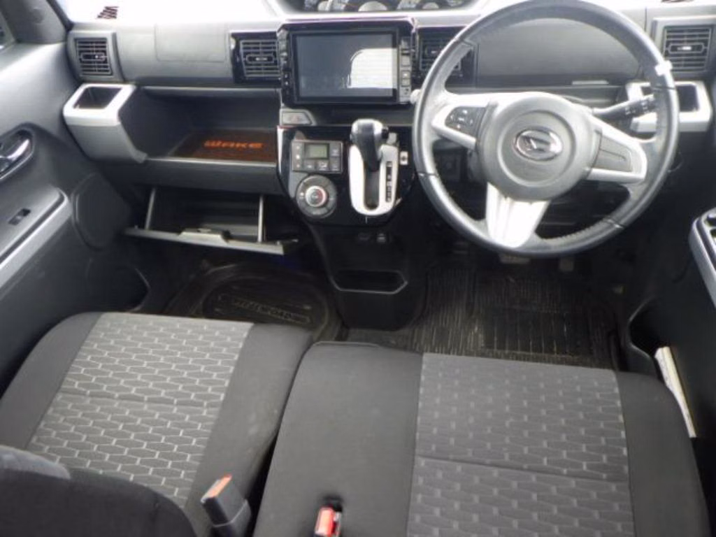 DAIHATSU WAKE