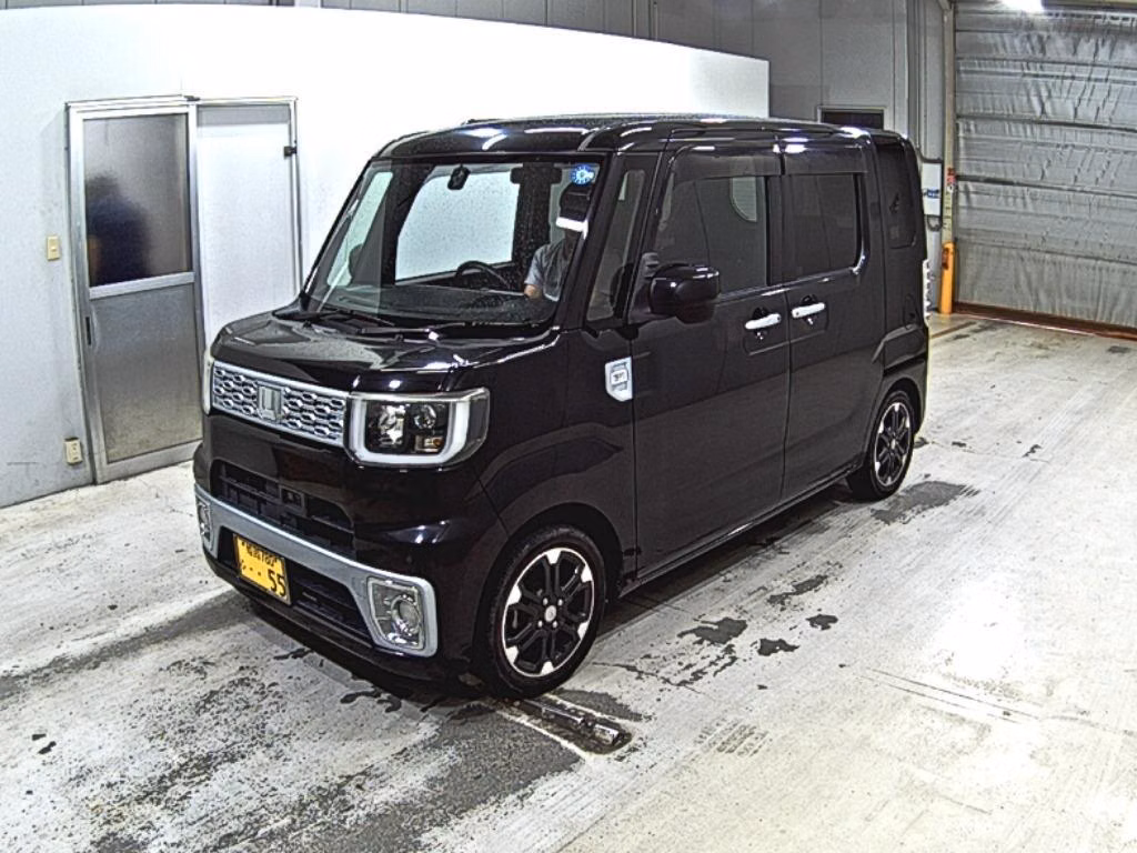 DAIHATSU WAKE