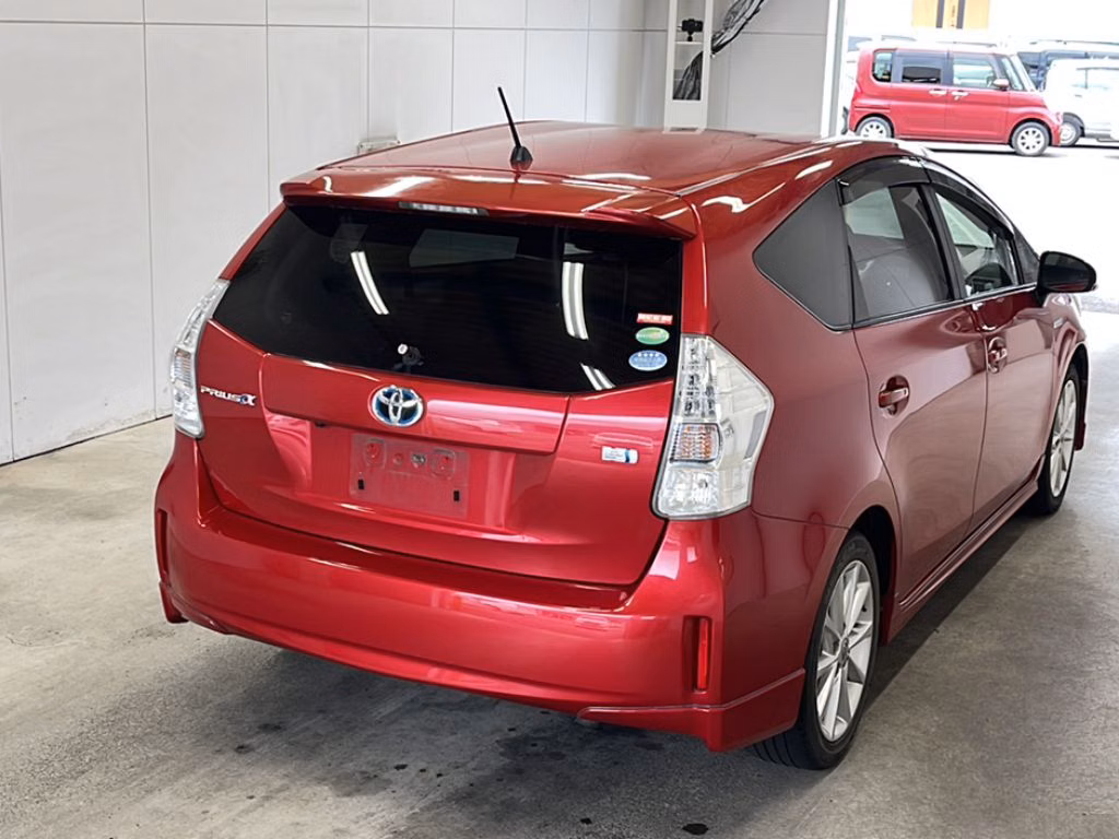 TOYOTA PRIUS ALPHA