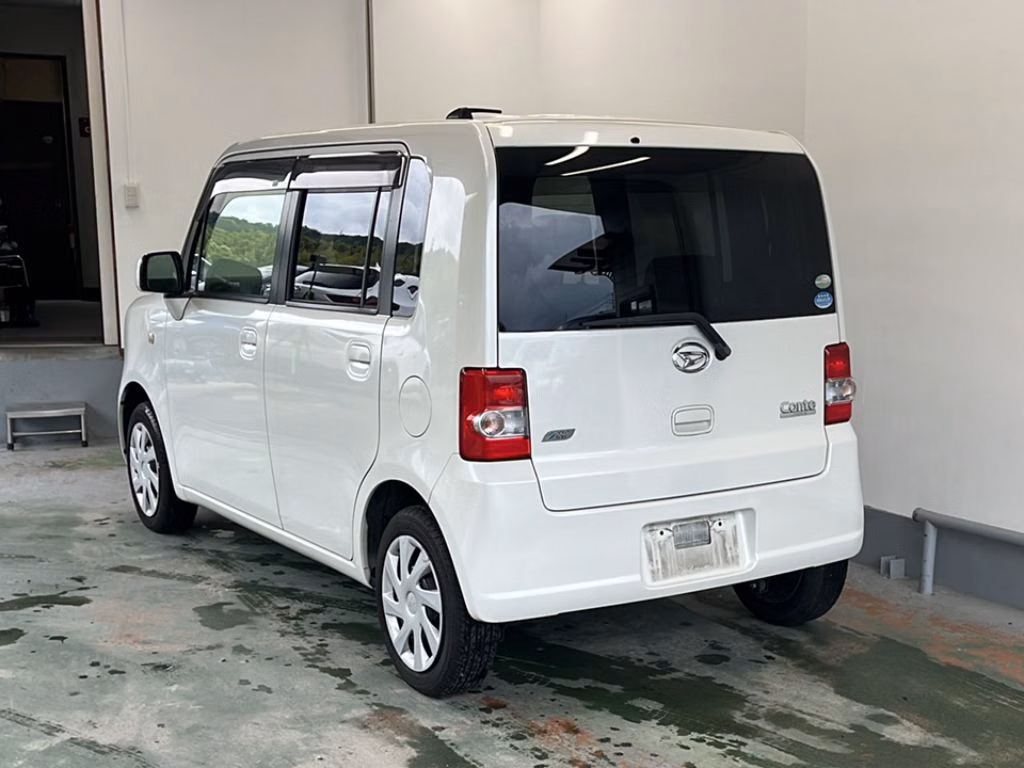 DAIHATSU MOVE CONTE