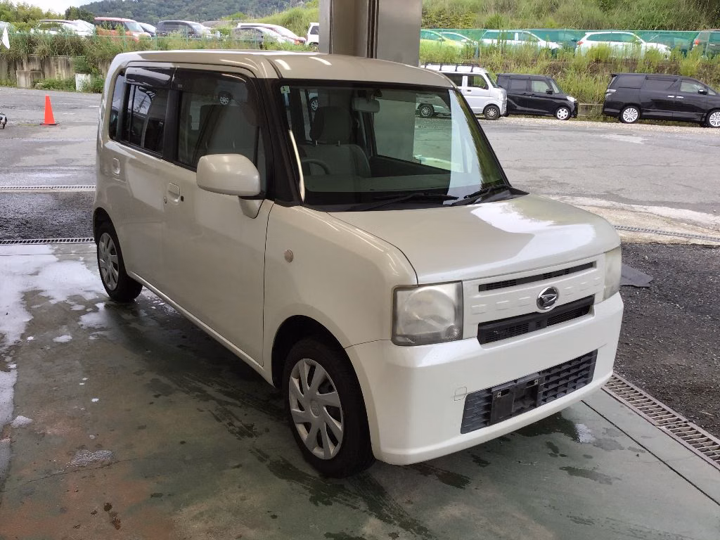 DAIHATSU MOVE CONTE