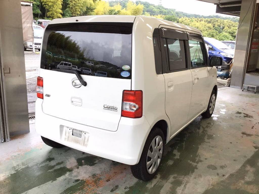 DAIHATSU MOVE CONTE
