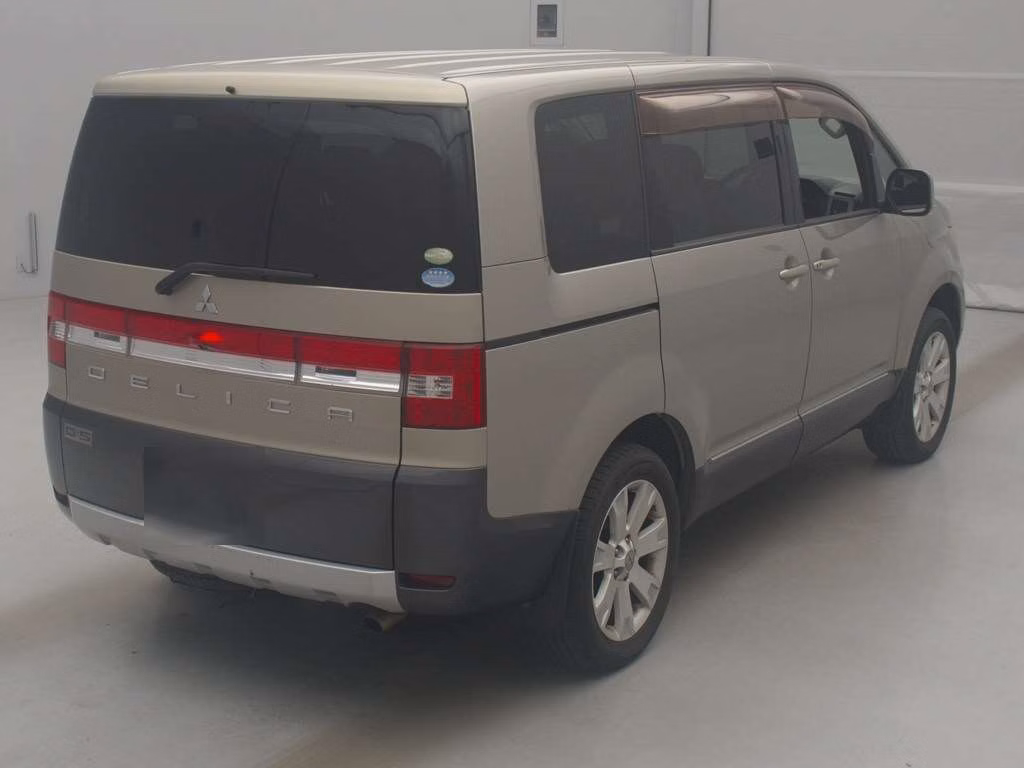 MITSUBISHI DELICA D:5