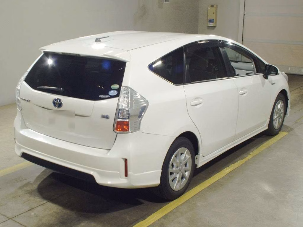 TOYOTA PRIUS ALPHA