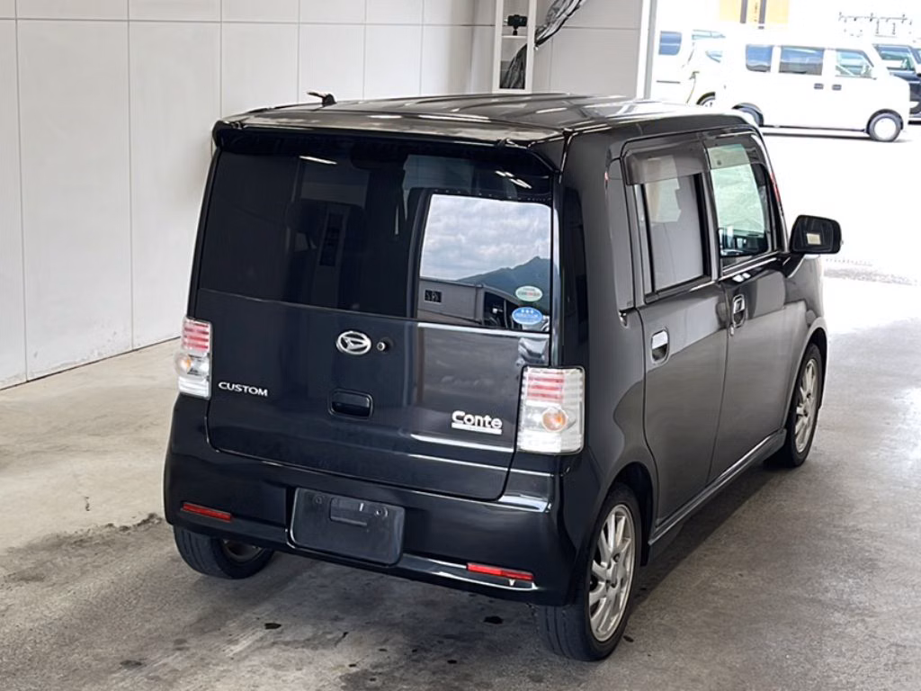 DAIHATSU MOVE CONTE