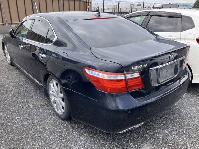 LEXUS LS600H