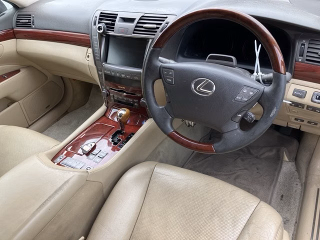LEXUS LS600H