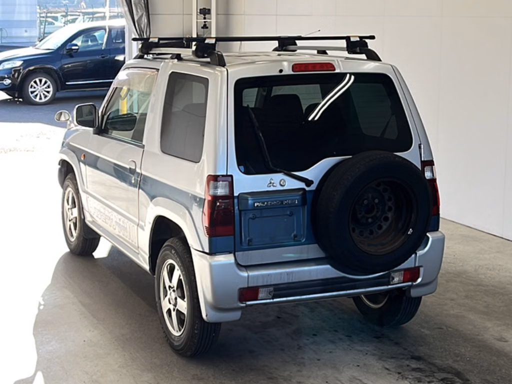 MITSUBISHI PAJERO MINI