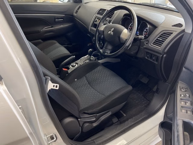 MITSUBISHI RVR