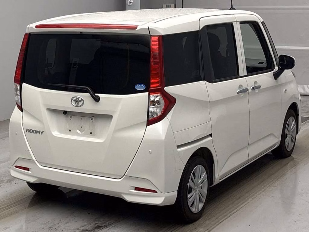 TOYOTA ROOMY