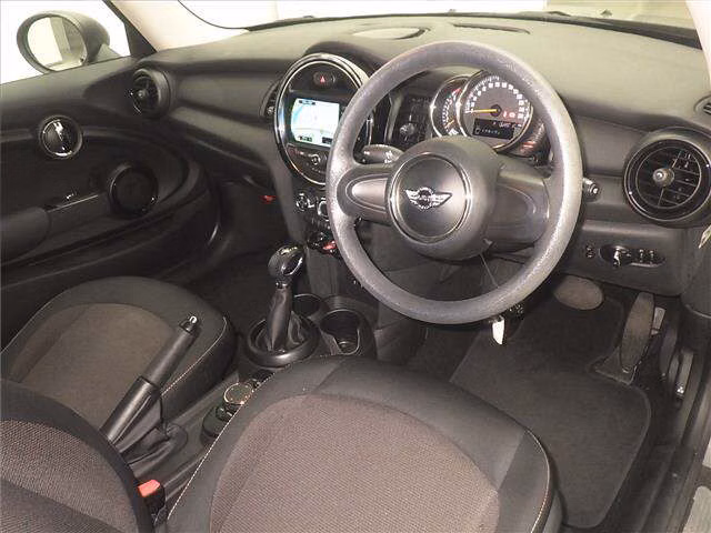 MINI HATCH