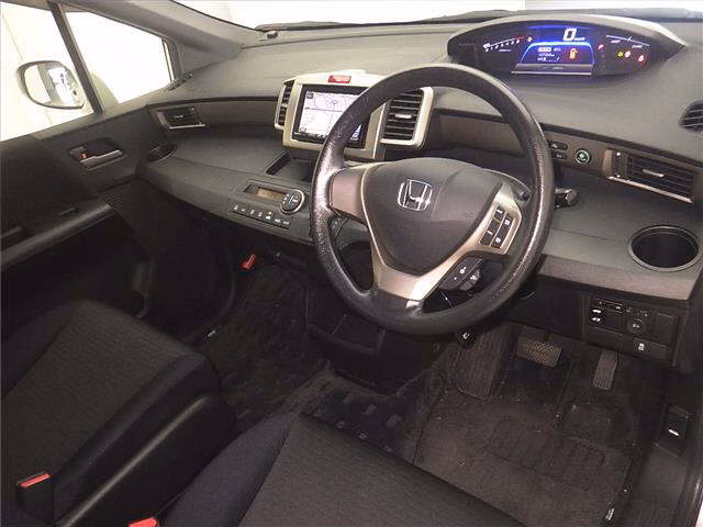 HONDA FREED SPIKE